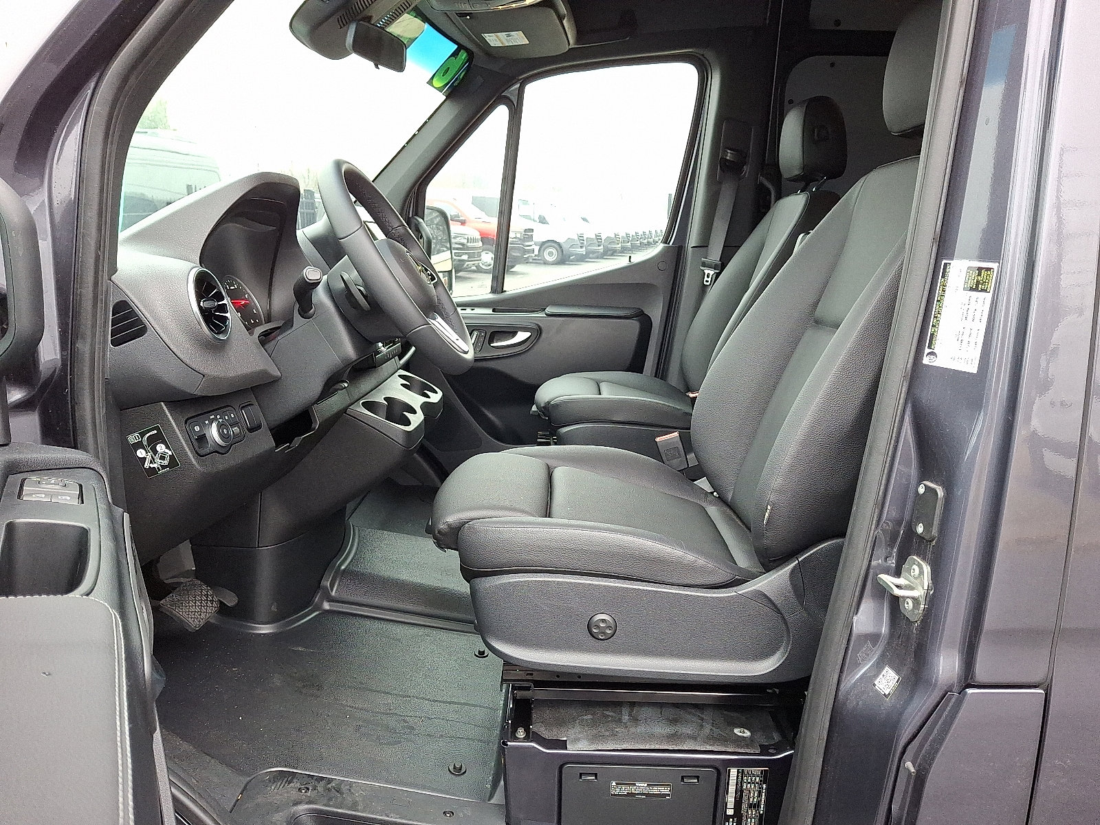 Used 2024 Mercedes-Benz Sprinter 144 Cargo image 19