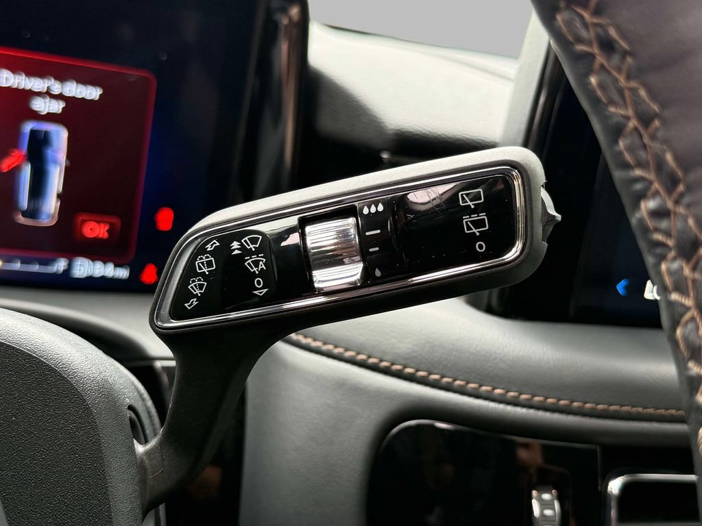 Used 2025 Lincoln Aviator Reserve w/ Luxury Package AWD/4WD image 32