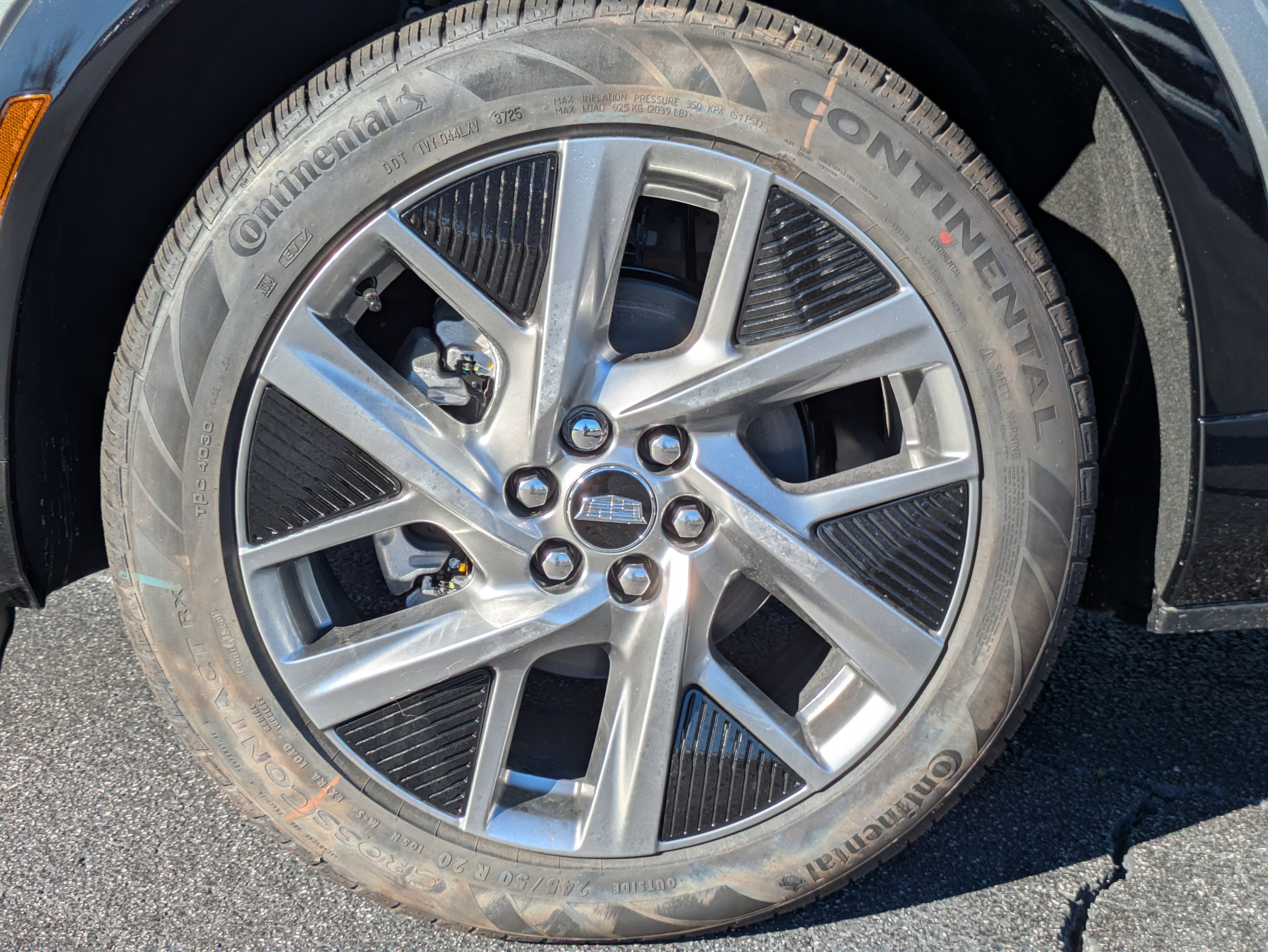 New 2026 Cadillac Optiq Luxury 1 w/ LPO, Floor Liner Package image 32