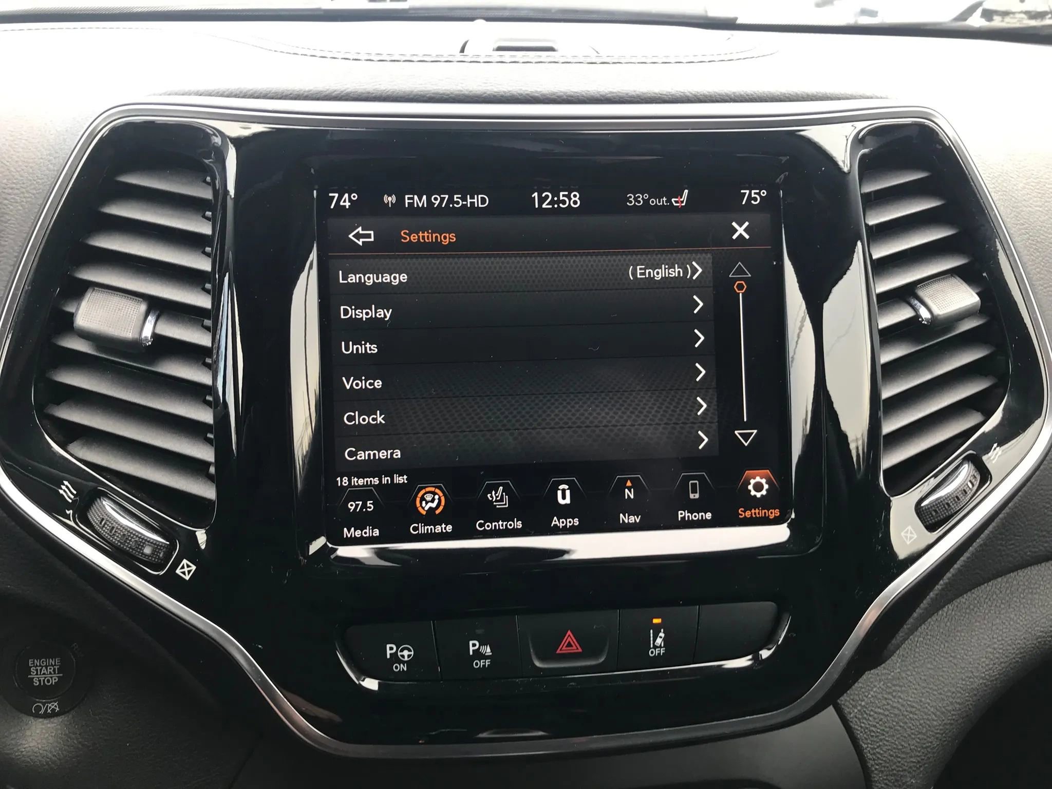 Used 2019 Jeep Cherokee Limited w/ Technology Group image 29