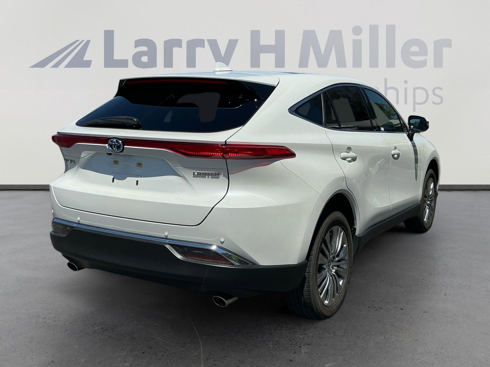 Certified 2023 Toyota Venza Limited AWD/4WD image 5