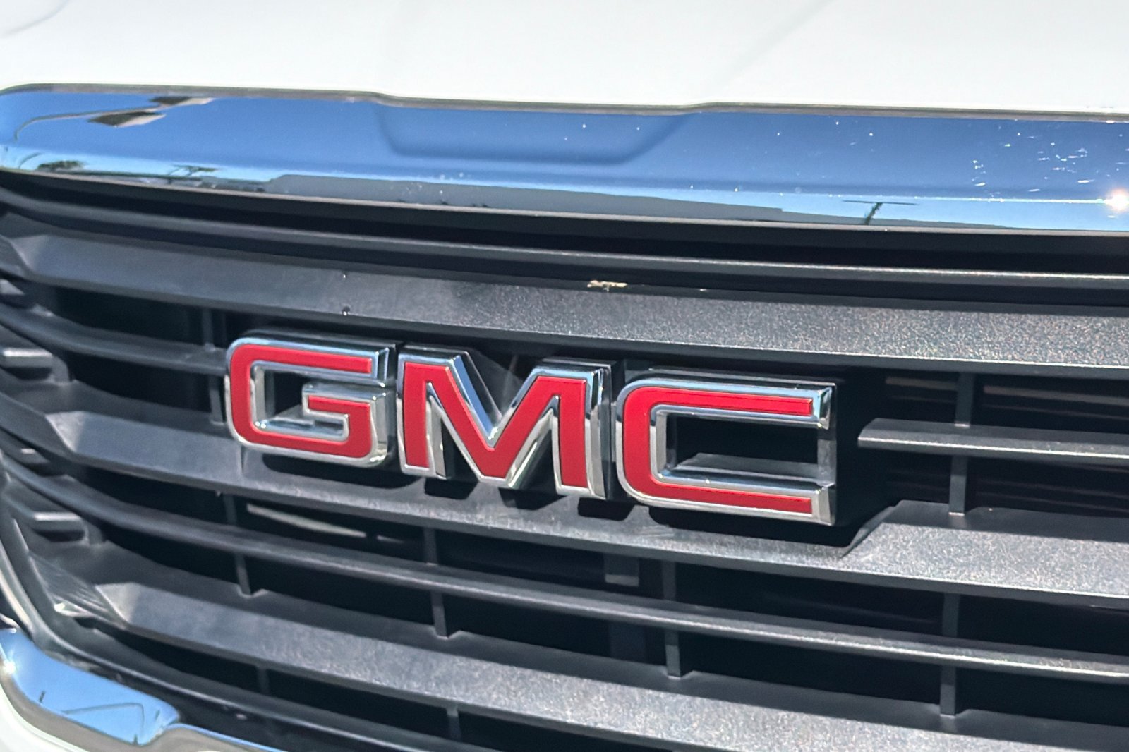 Used 2024 GMC Terrain SLE FWD image 39