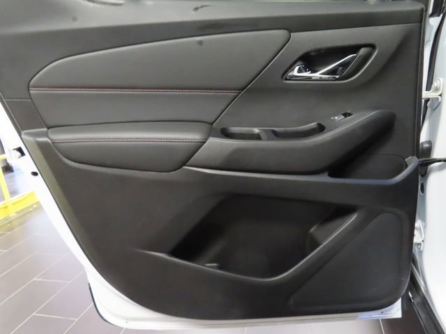 Used 2023 Chevrolet Traverse RS image 11
