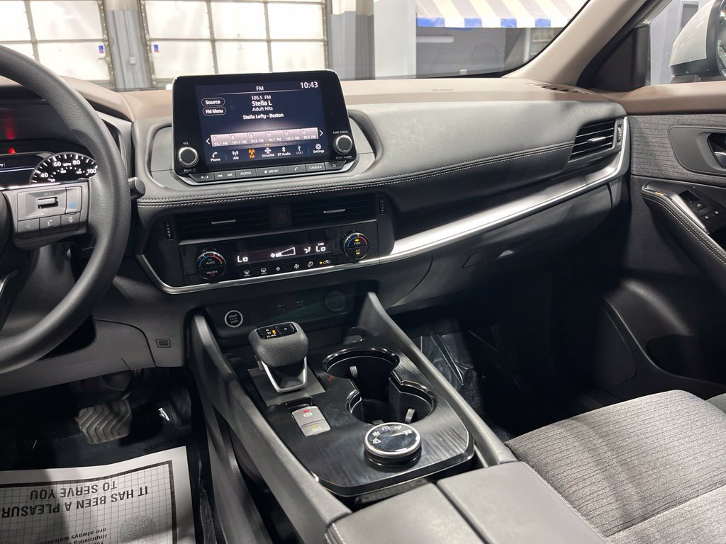 Used 2023 Nissan Rogue SV AWD/4WD image 25