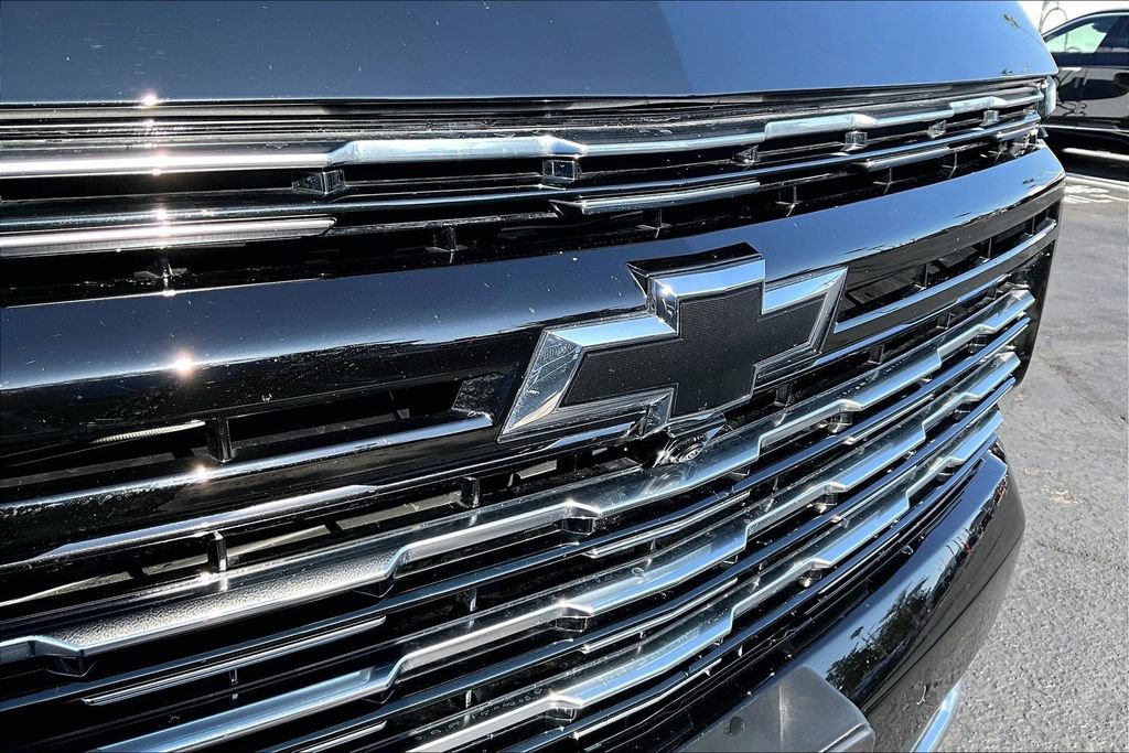 Used 2025 Chevrolet Tahoe High Country AWD/4WD image 29