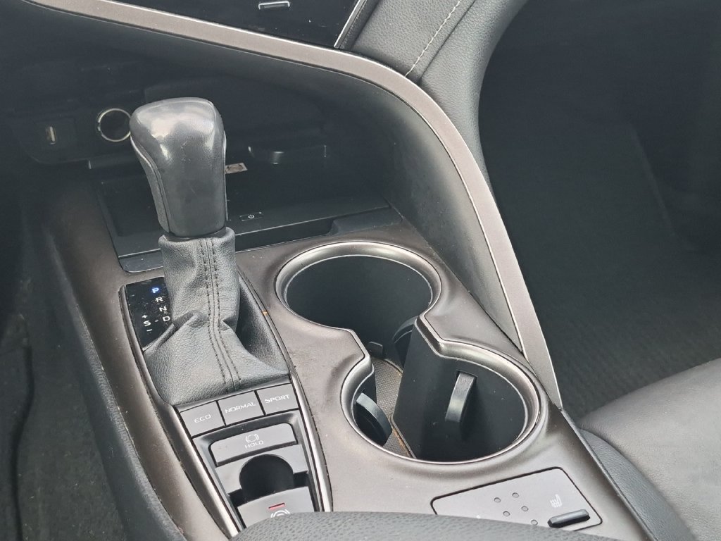 Used 2023 Toyota Camry XSE FWD image 17