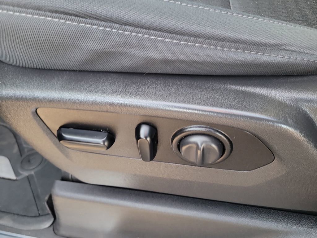 Used 2021 Chevrolet Silverado 1500 LT Trail Boss w/ Bed Protection Package AWD/4WD image 19