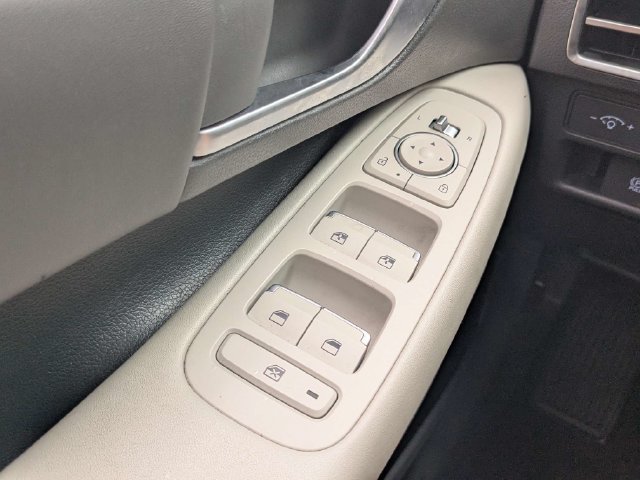 Used 2025 Hyundai Sonata SEL FWD image 23