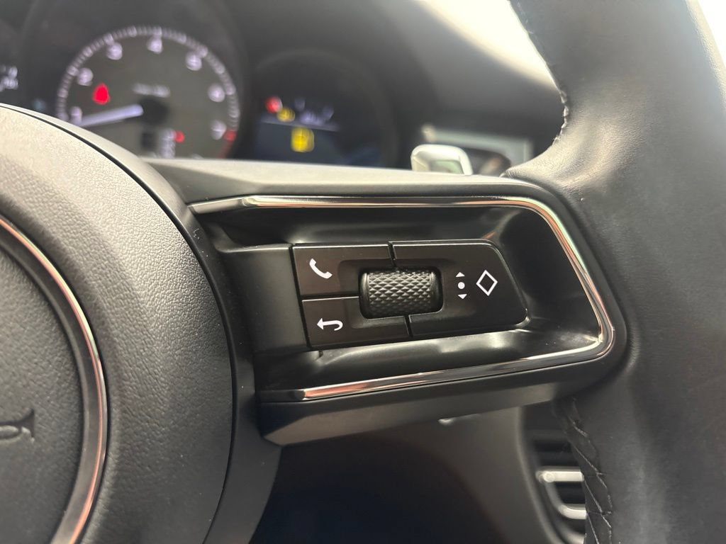 Certified 2024 Porsche Macan S AWD/4WD image 36