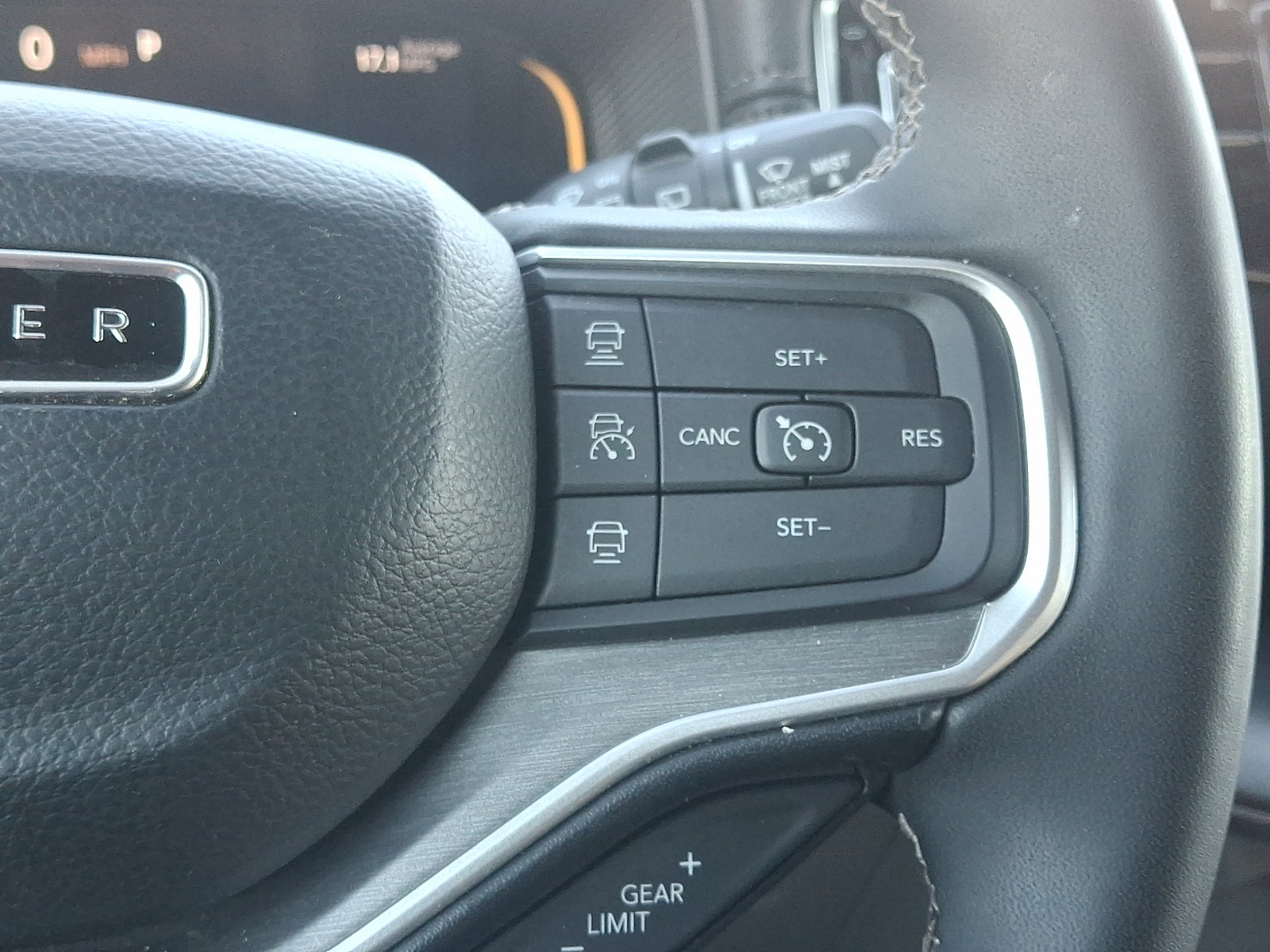 Used 2025 Jeep Wagoneer Series II w/ 8-Passenger Seating Package AWD/4WD image 22
