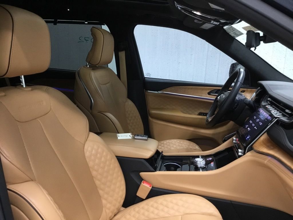 Used 2023 Jeep Grand Cherokee L Summit image 48