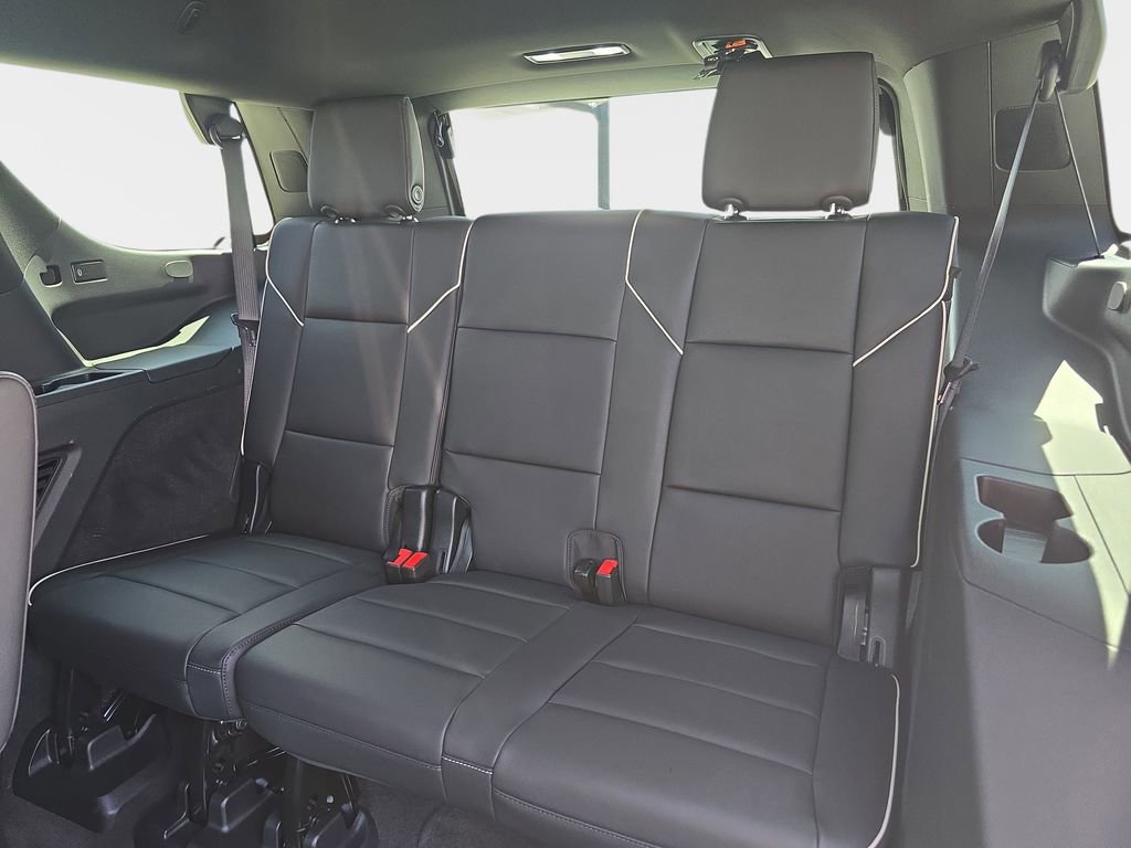Used 2024 Cadillac Escalade Premium Luxury RWD image 16