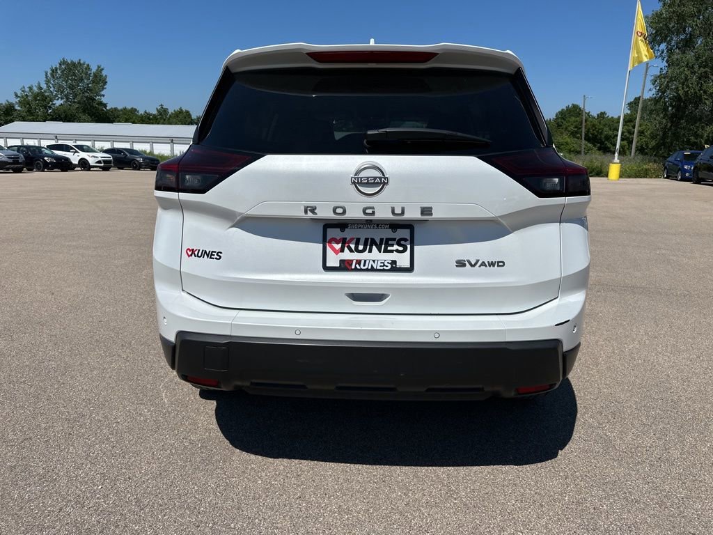 Used 2024 Nissan Rogue SV image 13