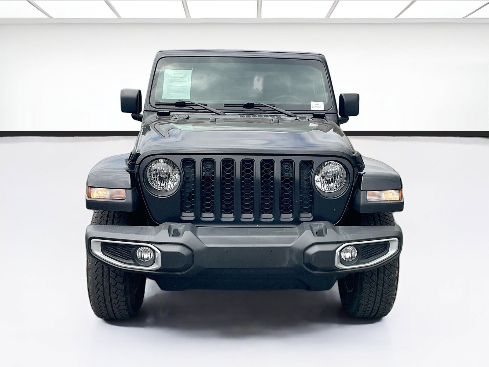 Used 2023 Jeep Gladiator Overland AWD/4WD image 2