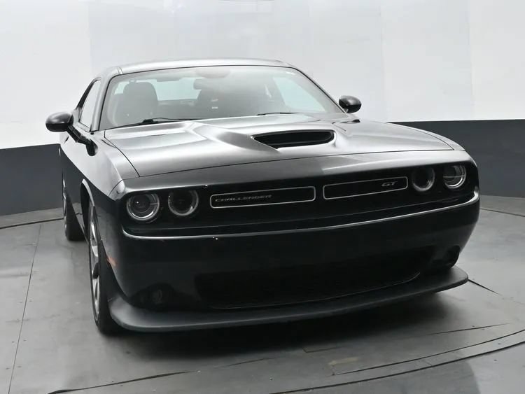 Used 2022 Dodge Challenger GT RWD image 3