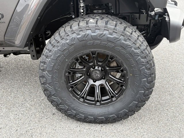 New 2025 Jeep Gladiator Sport image 11