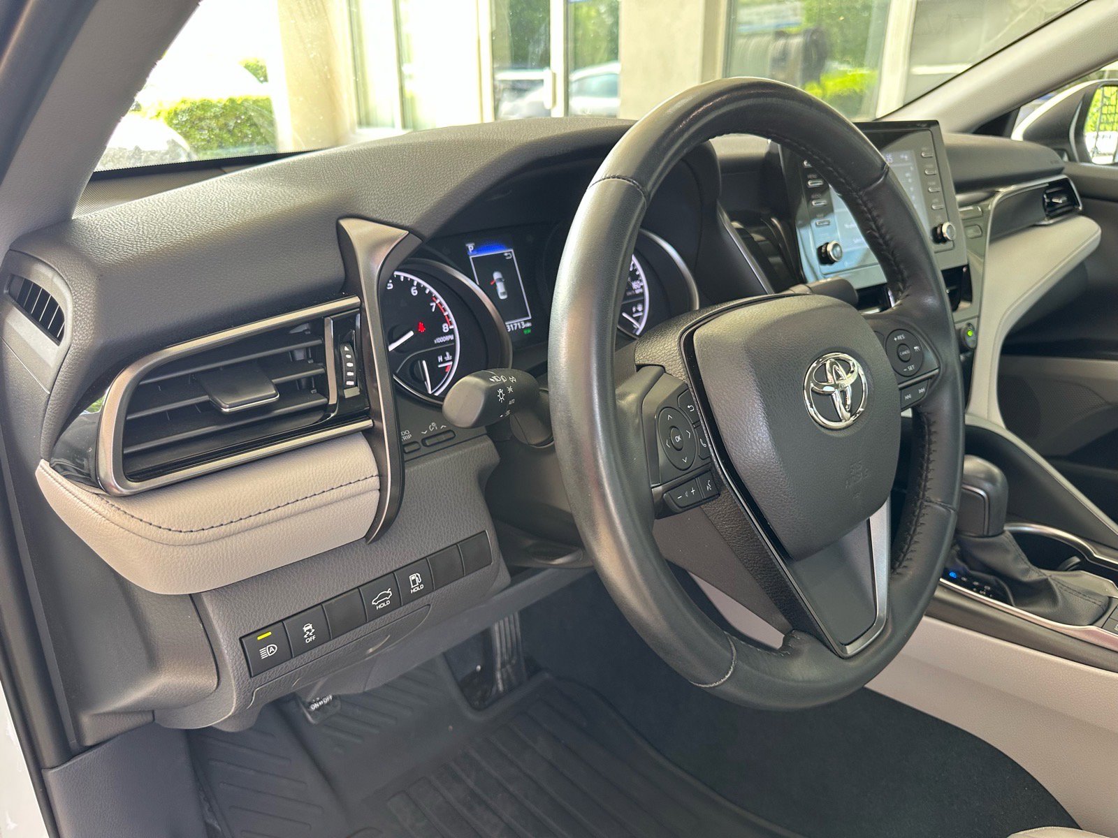 Used 2023 Toyota Camry SE w/ Convenience Package FWD image 17