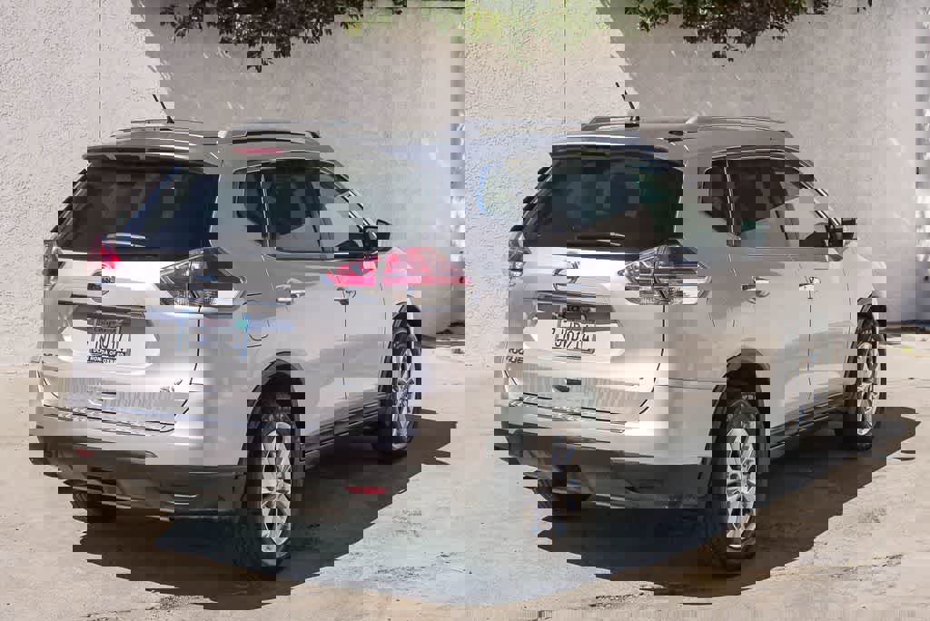 Used 2015 Nissan Rogue SV w/ SV Family Package FWD image 7