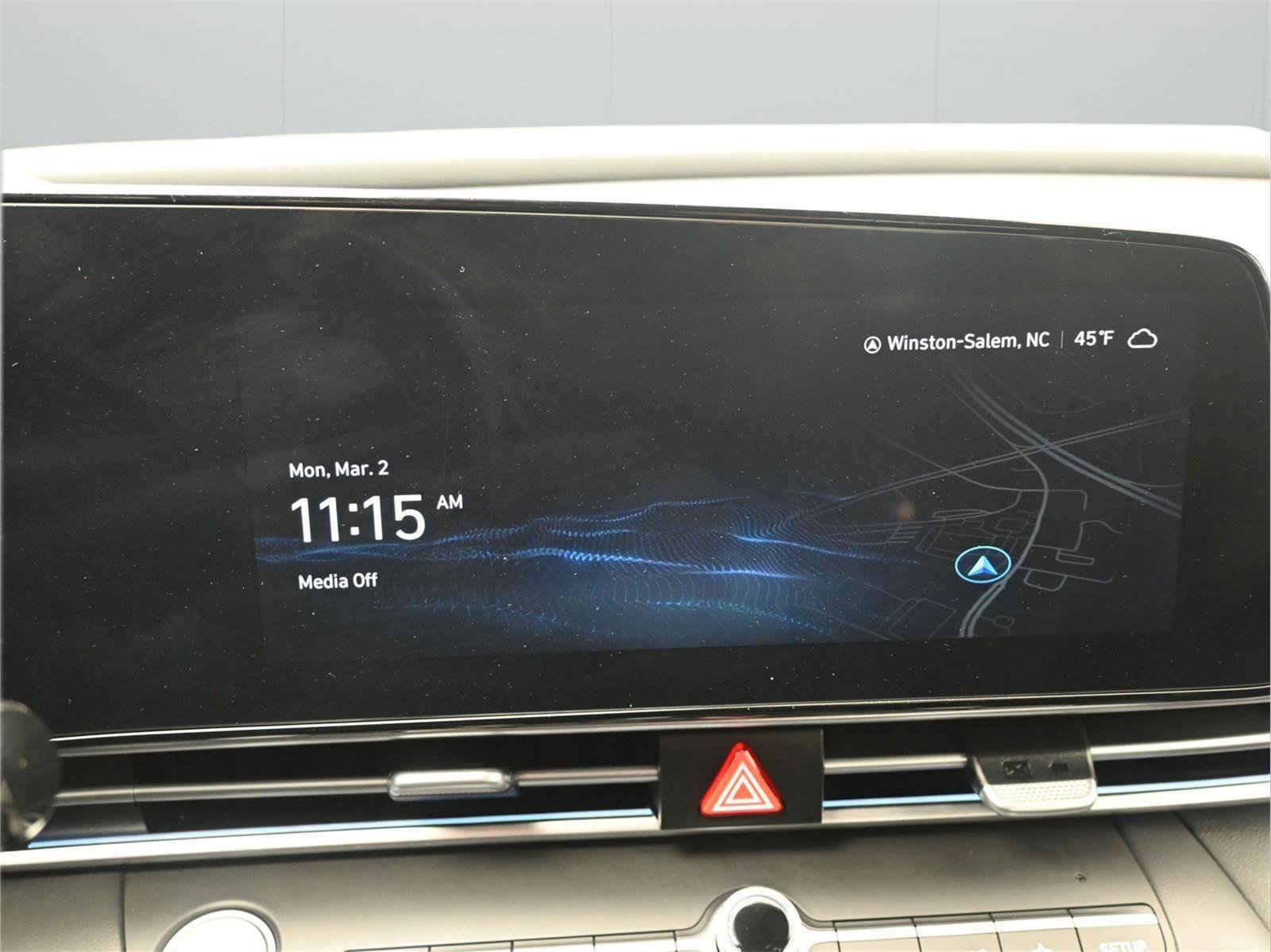 Used 2024 Hyundai Elantra Blue FWD image 12
