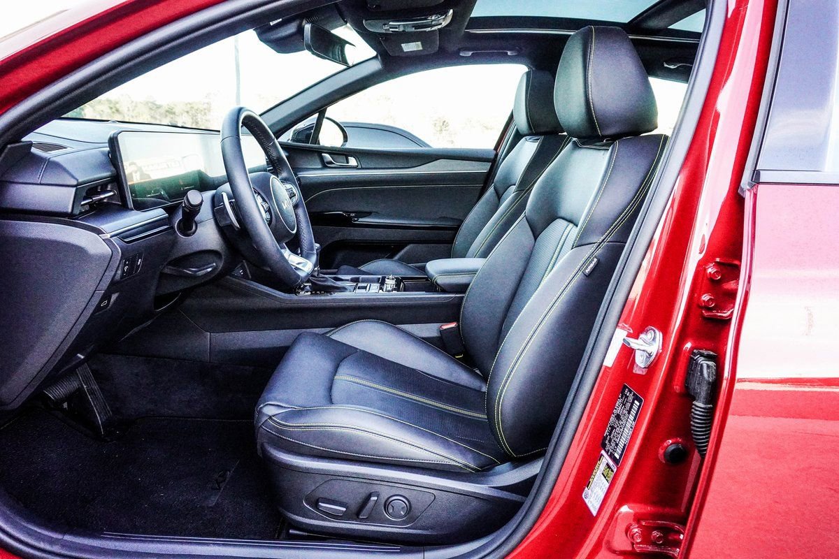 Used 2025 Kia K5 GT image 32