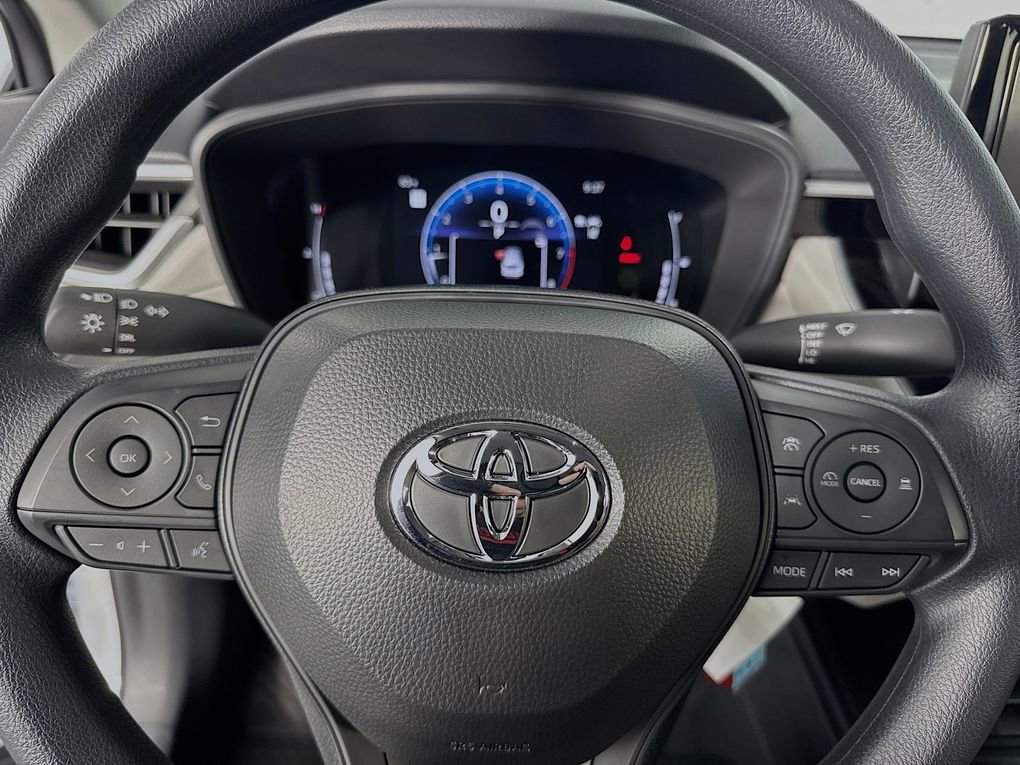 Used 2026 Toyota Corolla Cross L image 16