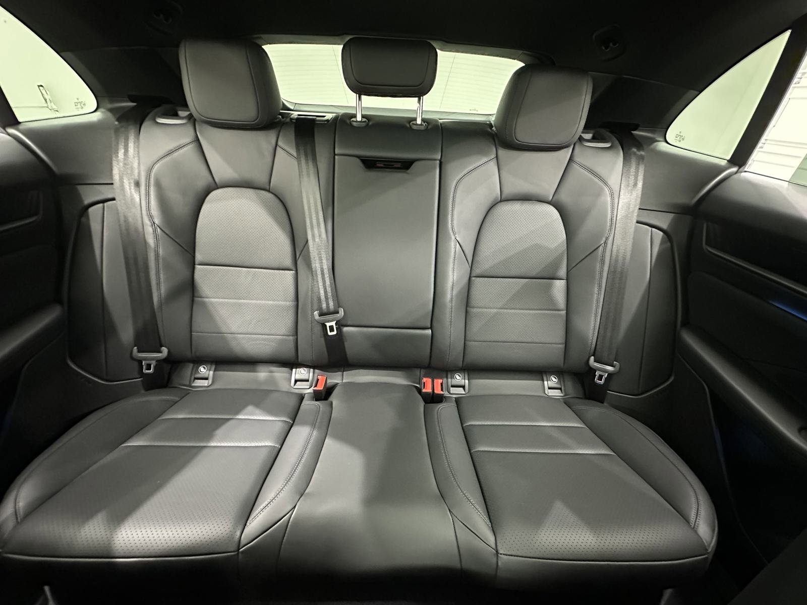 Certified 2025 Porsche Macan Electric image 21