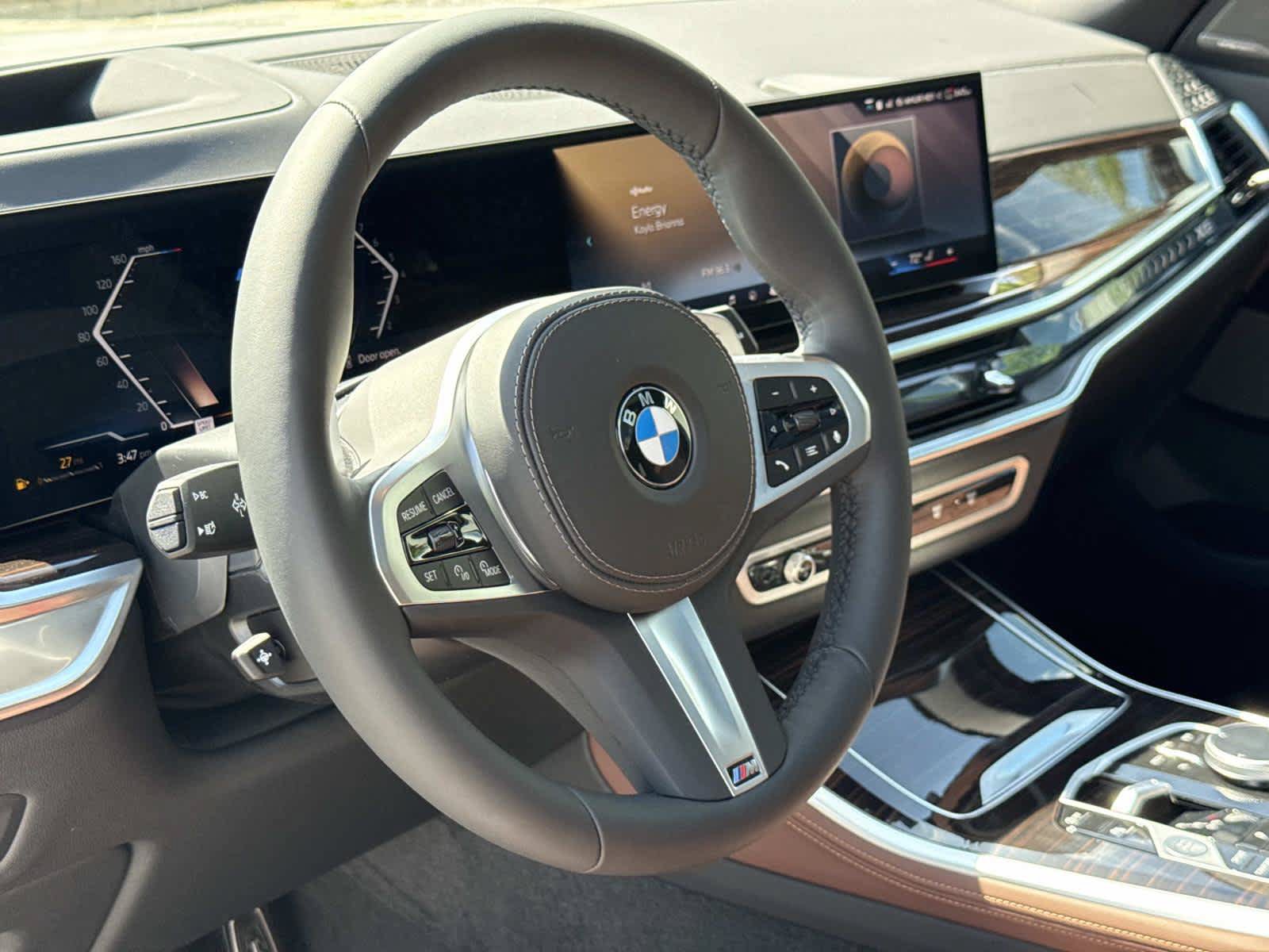 New 2026 BMW X5 xDrive40i w/ M Sport Package AWD/4WD image 2