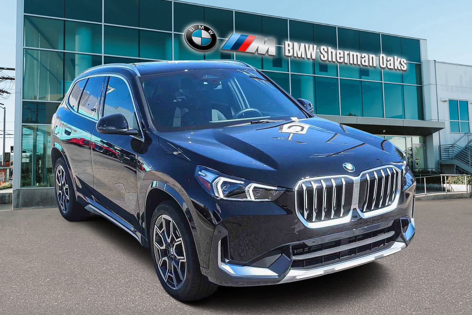 Used 2026 BMW X1 xDrive28i w/ Convenience Package AWD/4WD image 3