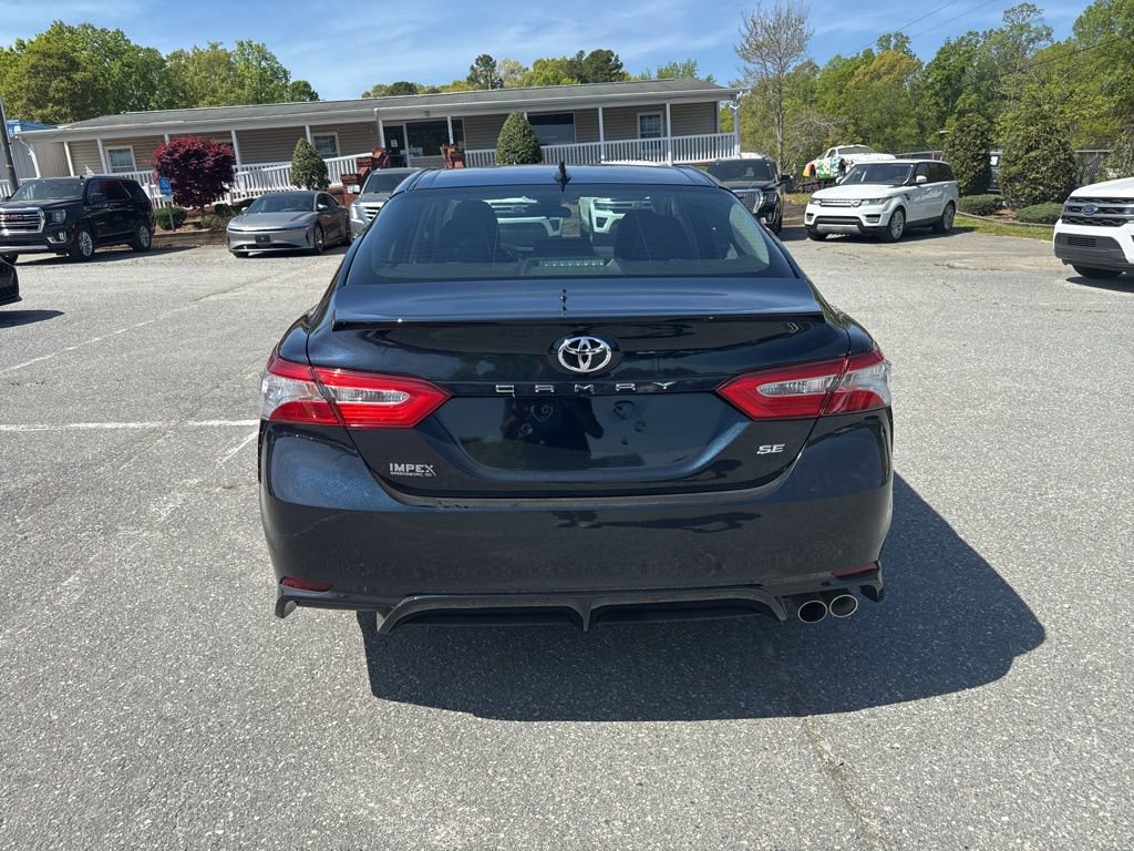 Used 2020 Toyota Camry SE image 4
