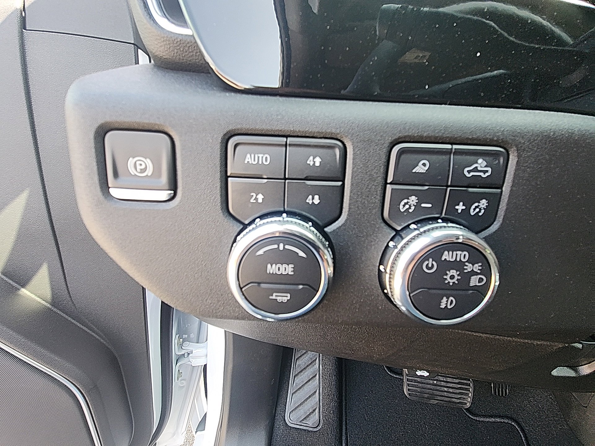 New 2025 GMC Sierra 2500 SLT w/ SLT Convenience Package image 22