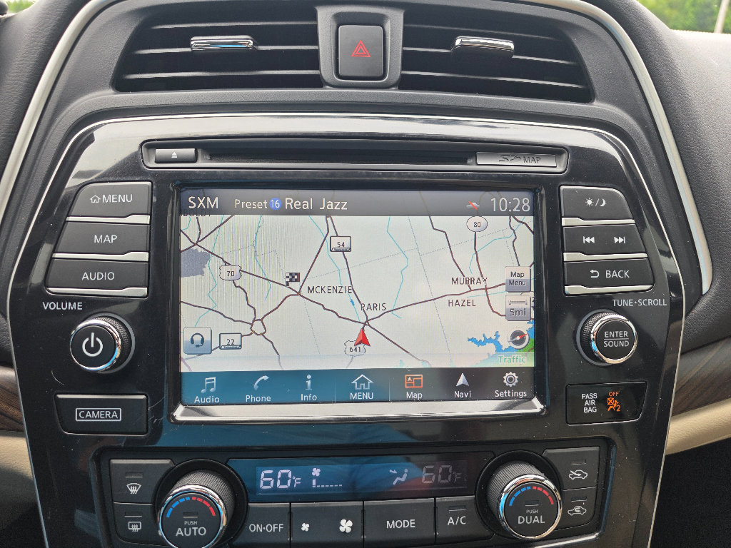 Used 2016 Nissan Maxima Platinum w/ Interior Lighting Package FWD image 19