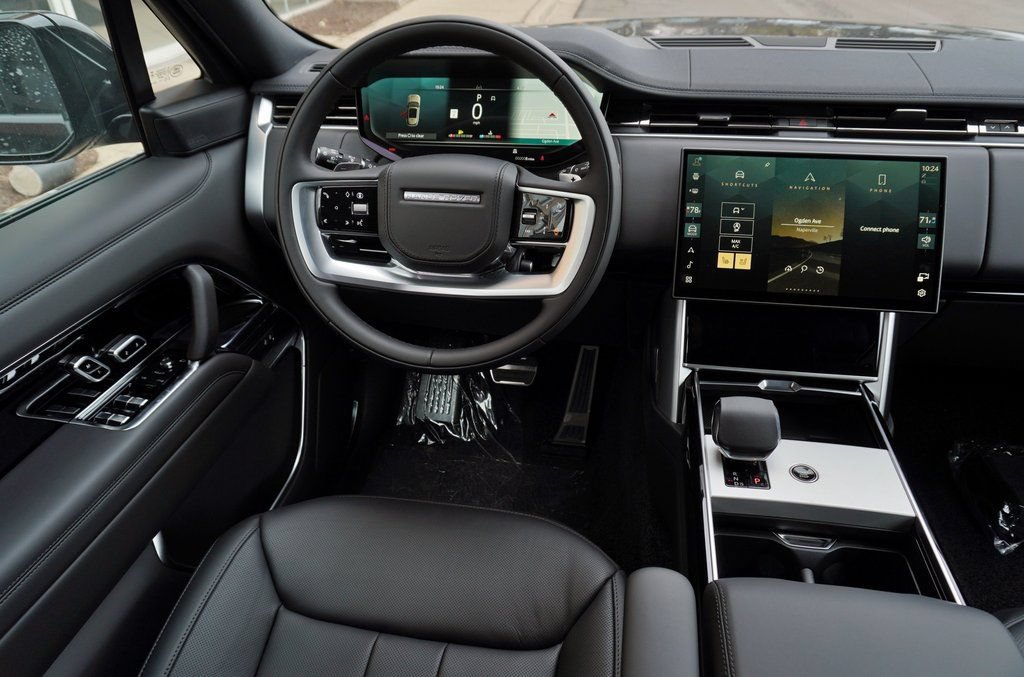 Used 2026 Land Rover Range Rover SE AWD/4WD image 16