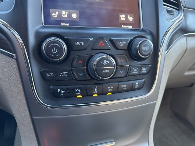 Used 2018 Jeep Grand Cherokee Overland w/ Jeep Active Safety Group image 13