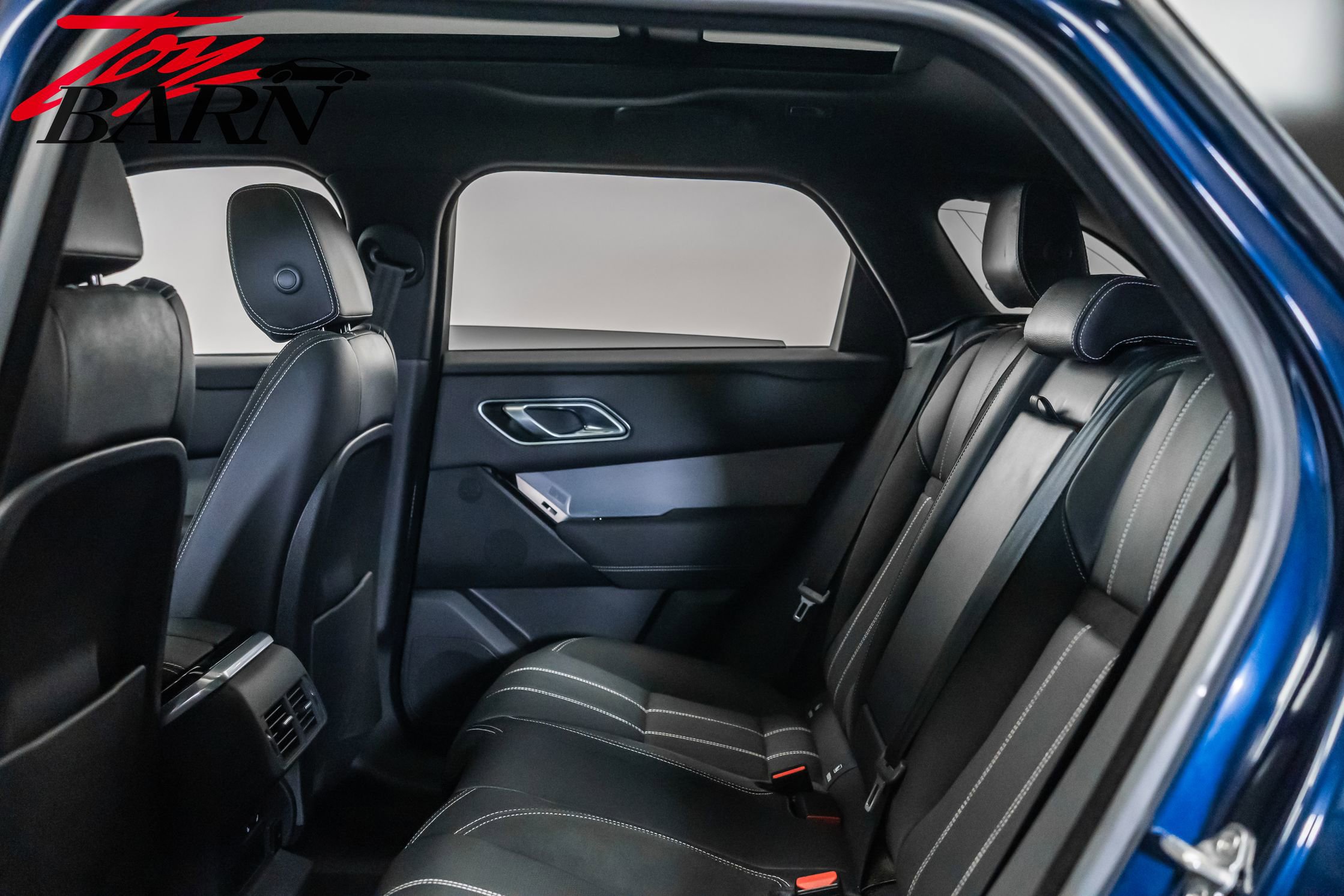 Used 2023 Land Rover Range Rover Velar R-Dynamic S image 48