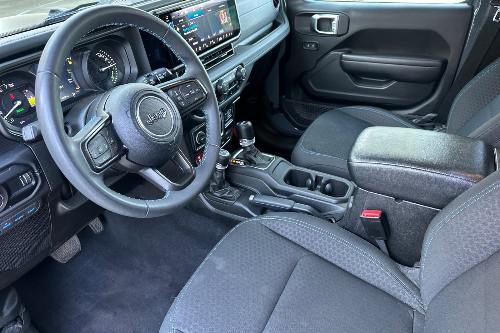 Used 2024 Jeep Wrangler Unlimited Rubicon 4xe image 10