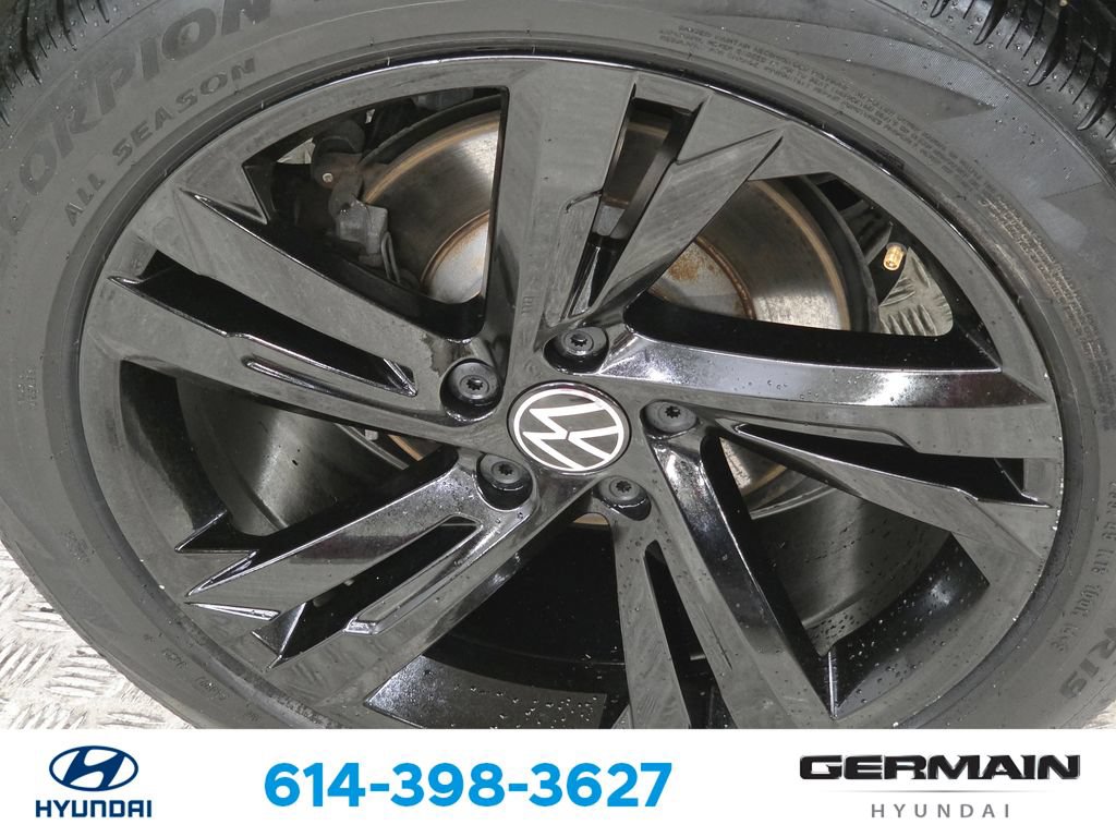 Used 2024 Volkswagen Tiguan SE R-Line FWD image 12