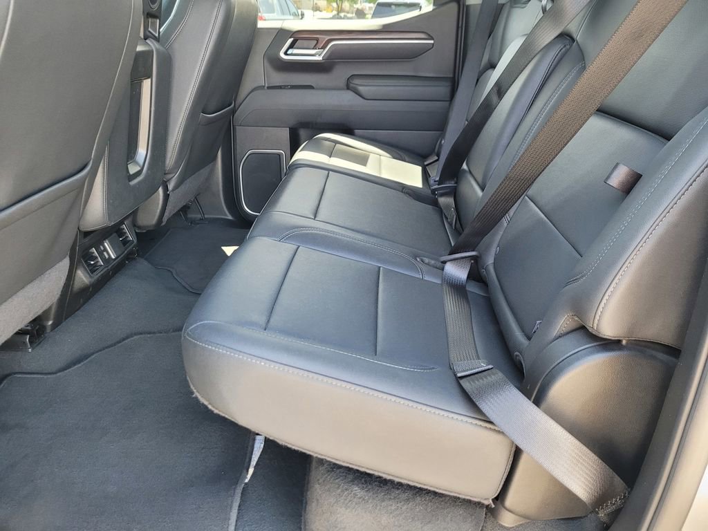 Used 2025 GMC Sierra 1500 SLT AWD/4WD image 11