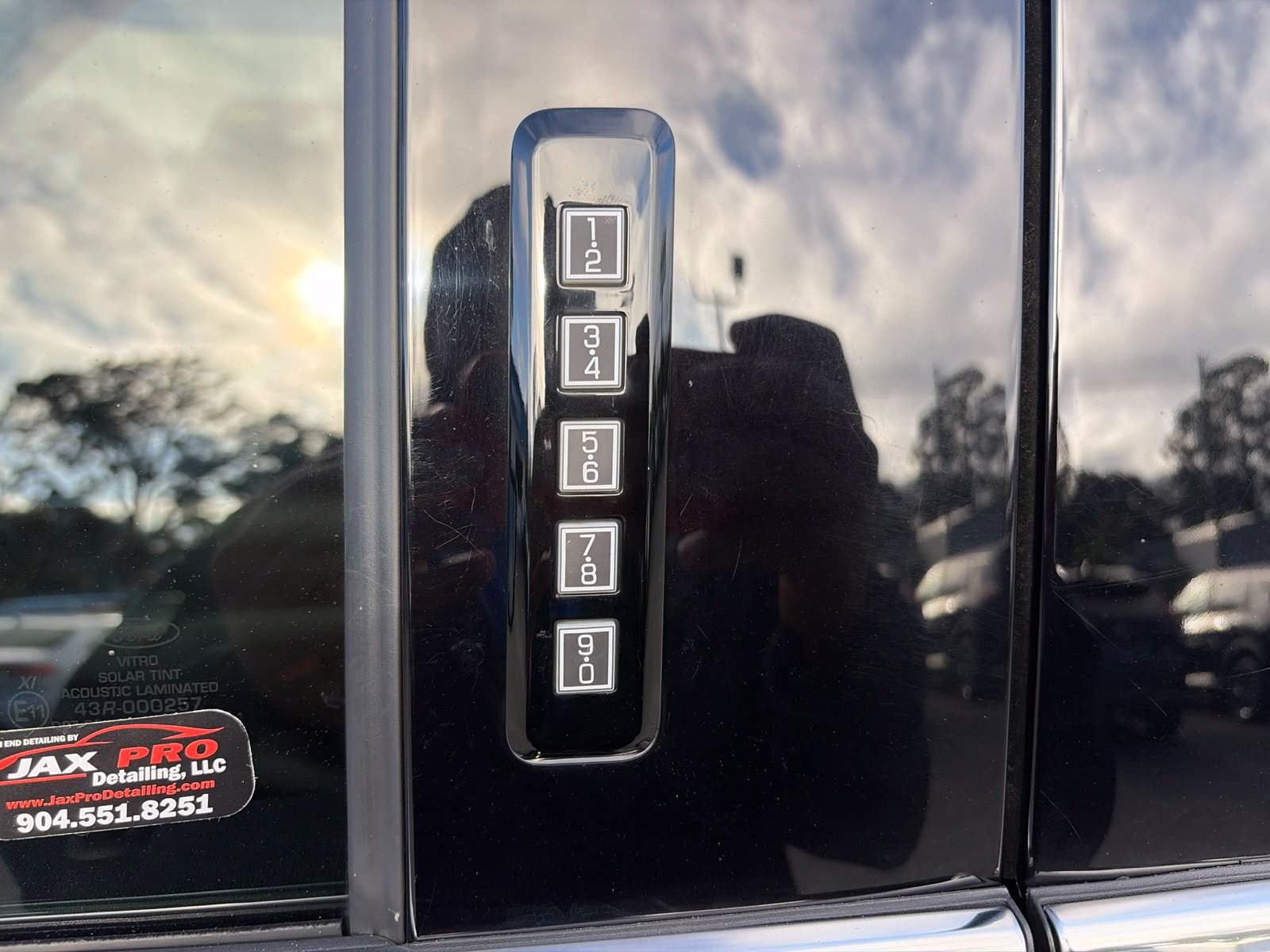 Used 2023 Ford F150 Lariat w/ Trailer Tow Package RWD image 13