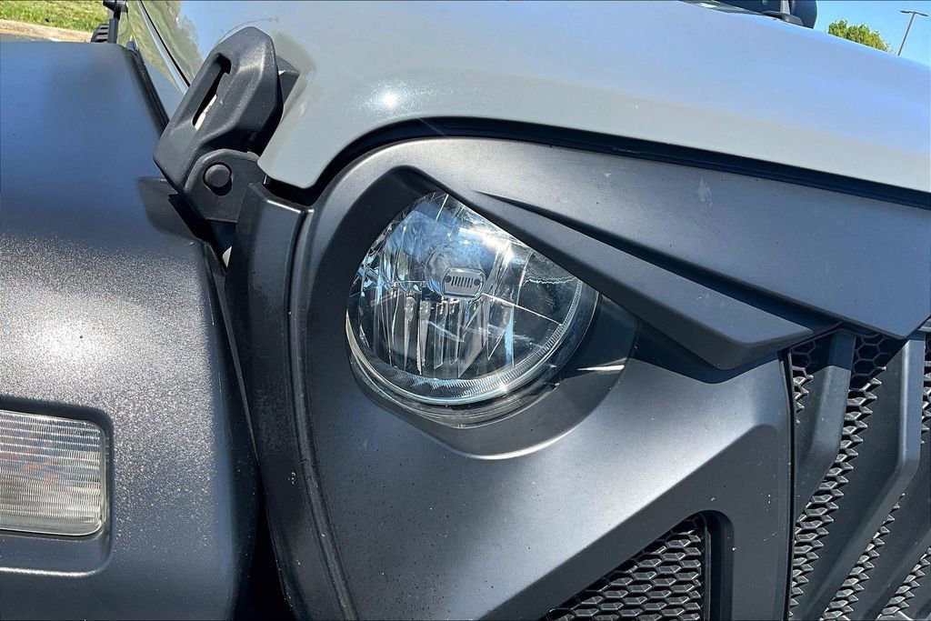 Used 2019 Jeep Wrangler Unlimited Sport image 32