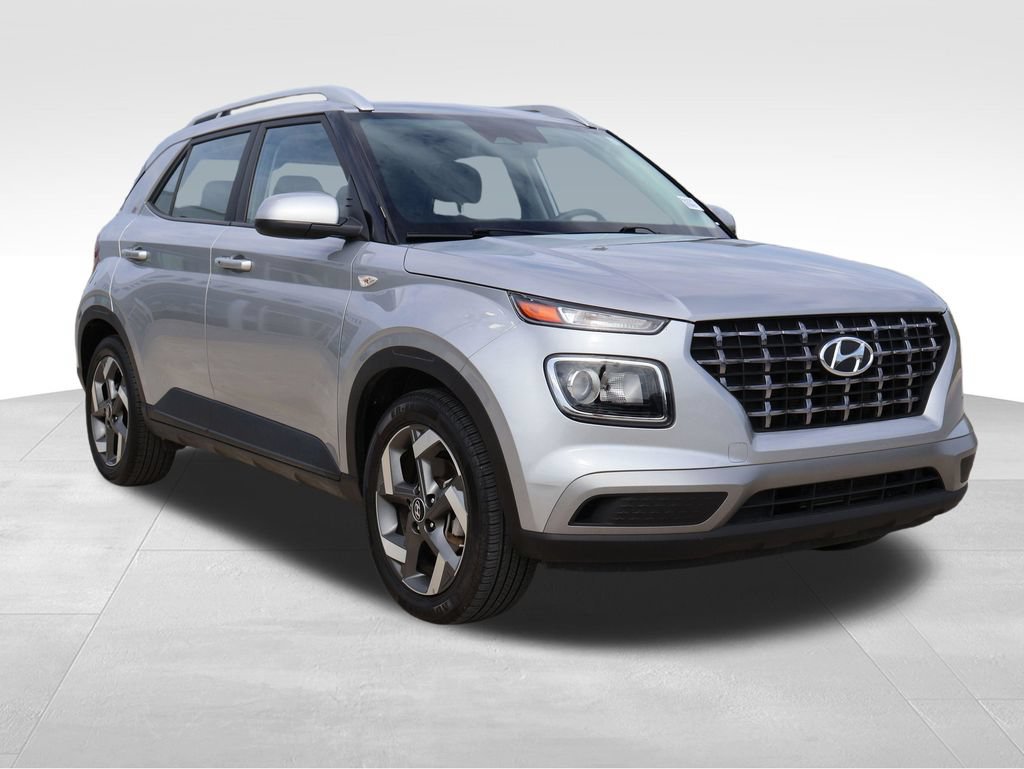 Used 2025 Hyundai Venue SEL FWD image 6