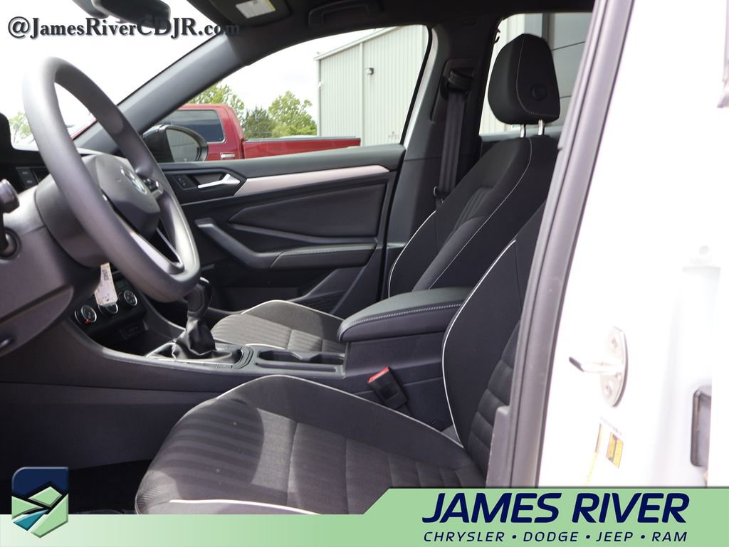 Used 2023 Volkswagen Jetta Sport FWD image 22