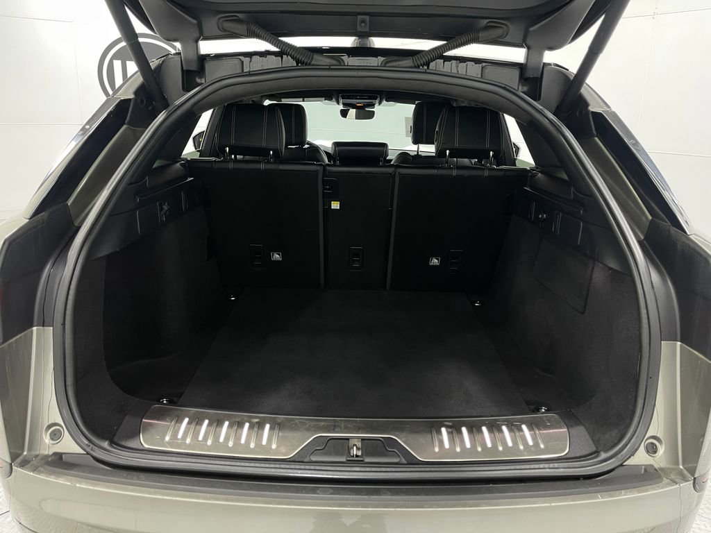 Used 2020 Land Rover Range Rover Velar R-Dynamic S image 28