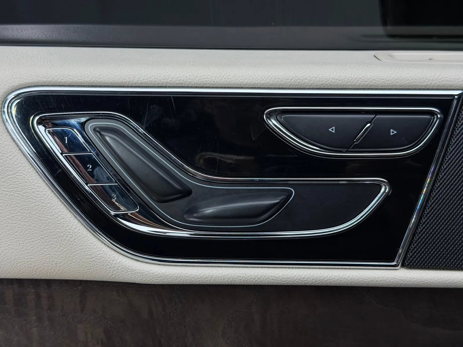 Used 2018 Lincoln Navigator Select AWD/4WD image 29
