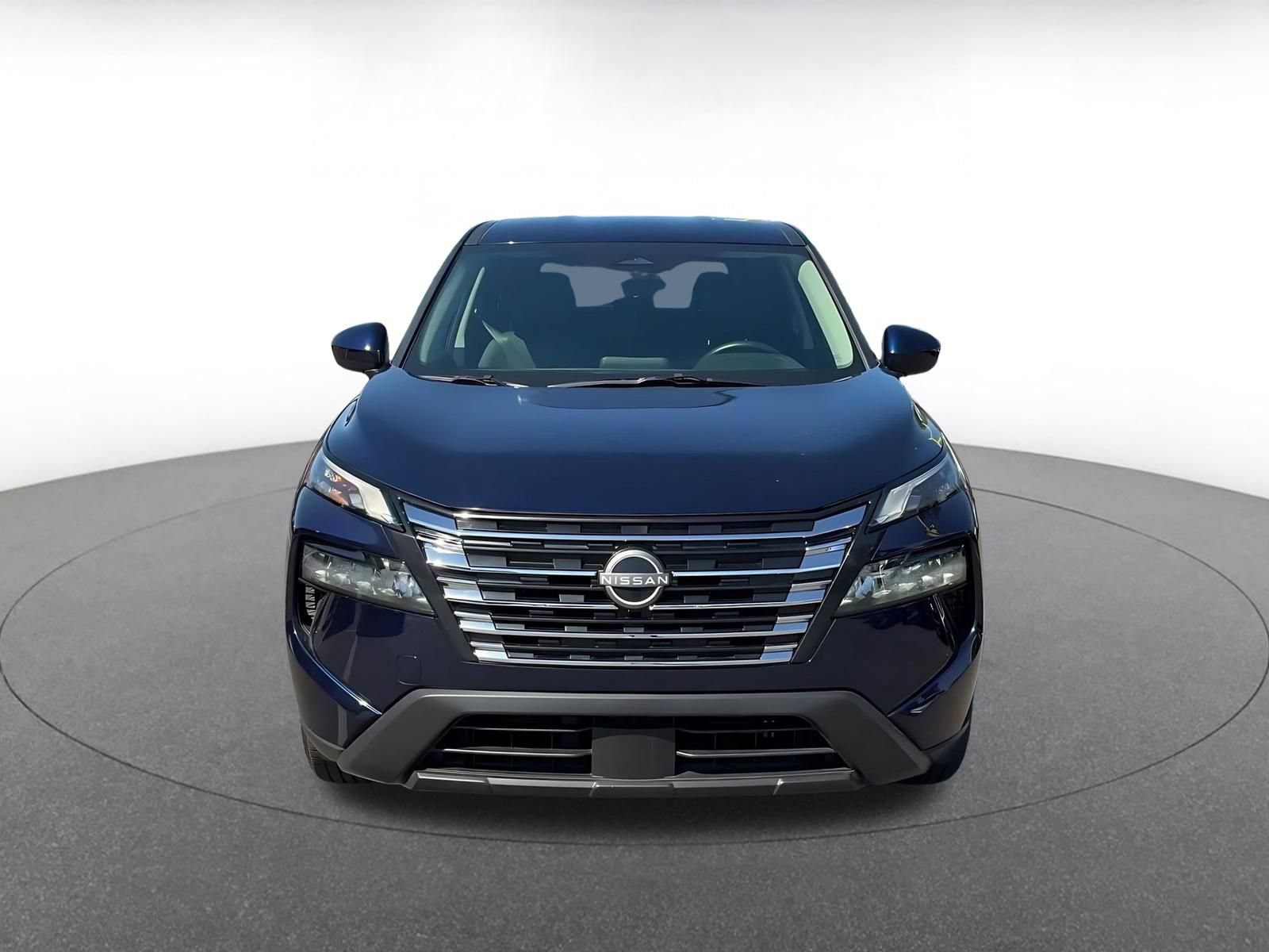 Used 2025 Nissan Rogue SV FWD image 4