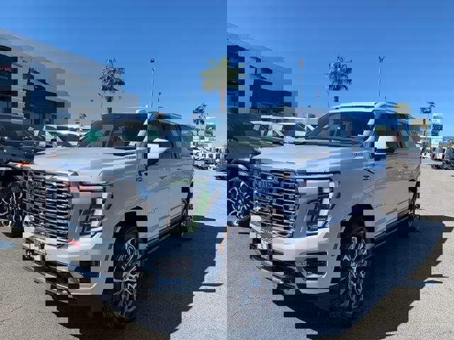 New 2026 GMC Yukon XL Denali w/ Denali Reserve Package AWD/4WD image 2