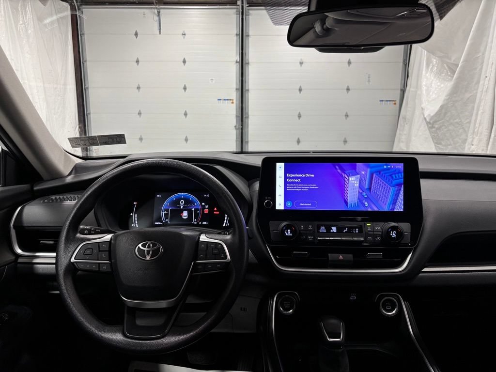 Used 2026 Toyota Grand Highlander AWD image 16