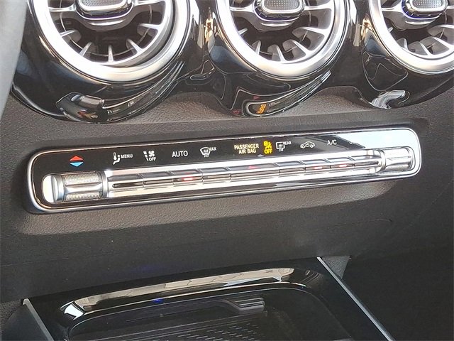 New 2025 Mercedes-Benz GLB 250 4MATIC image 14