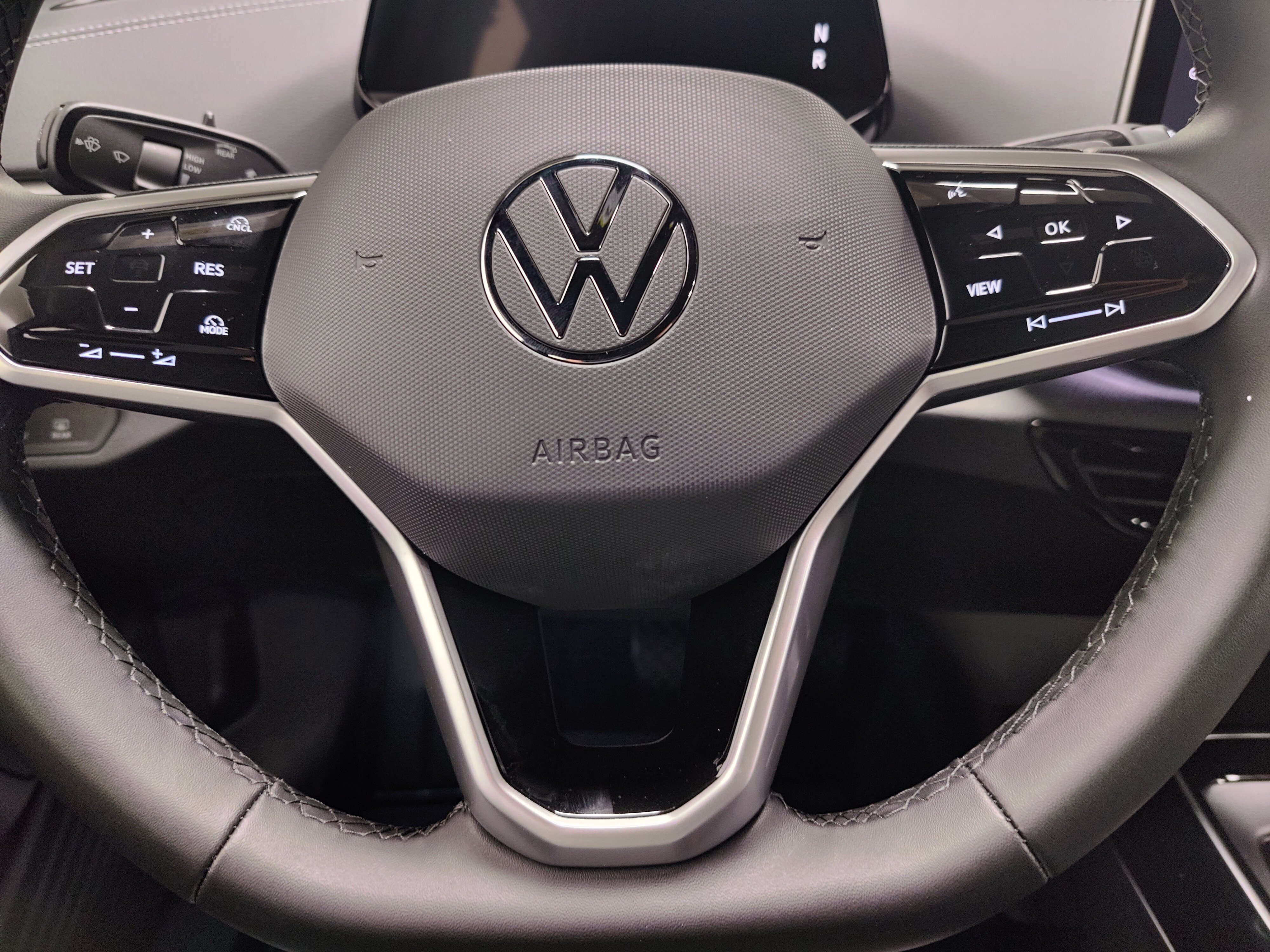 Used 2025 Volkswagen ID.4 Pro AWD/4WD image 26
