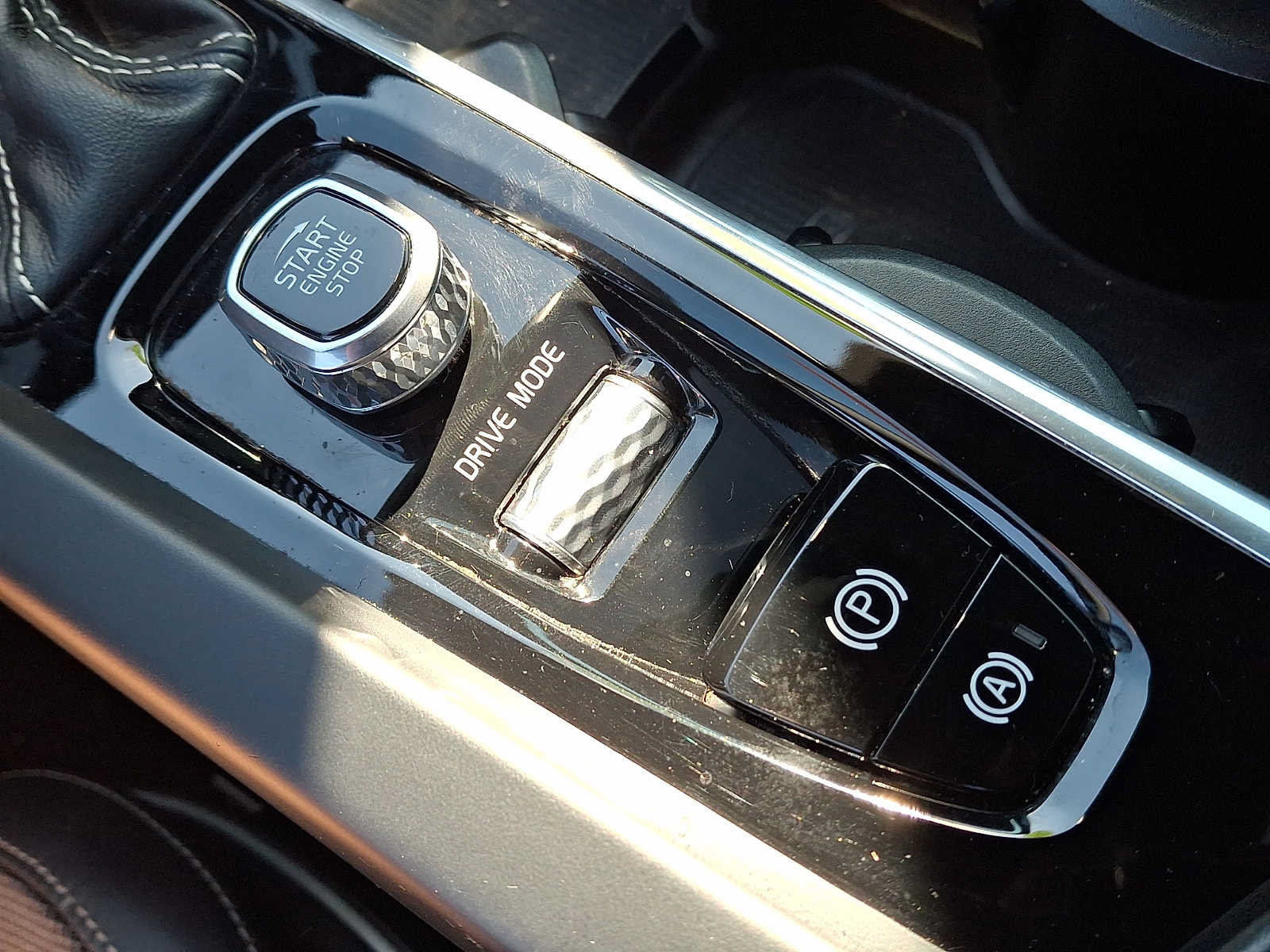Used 2019 Volvo S60 T6 R-Design AWD/4WD image 26