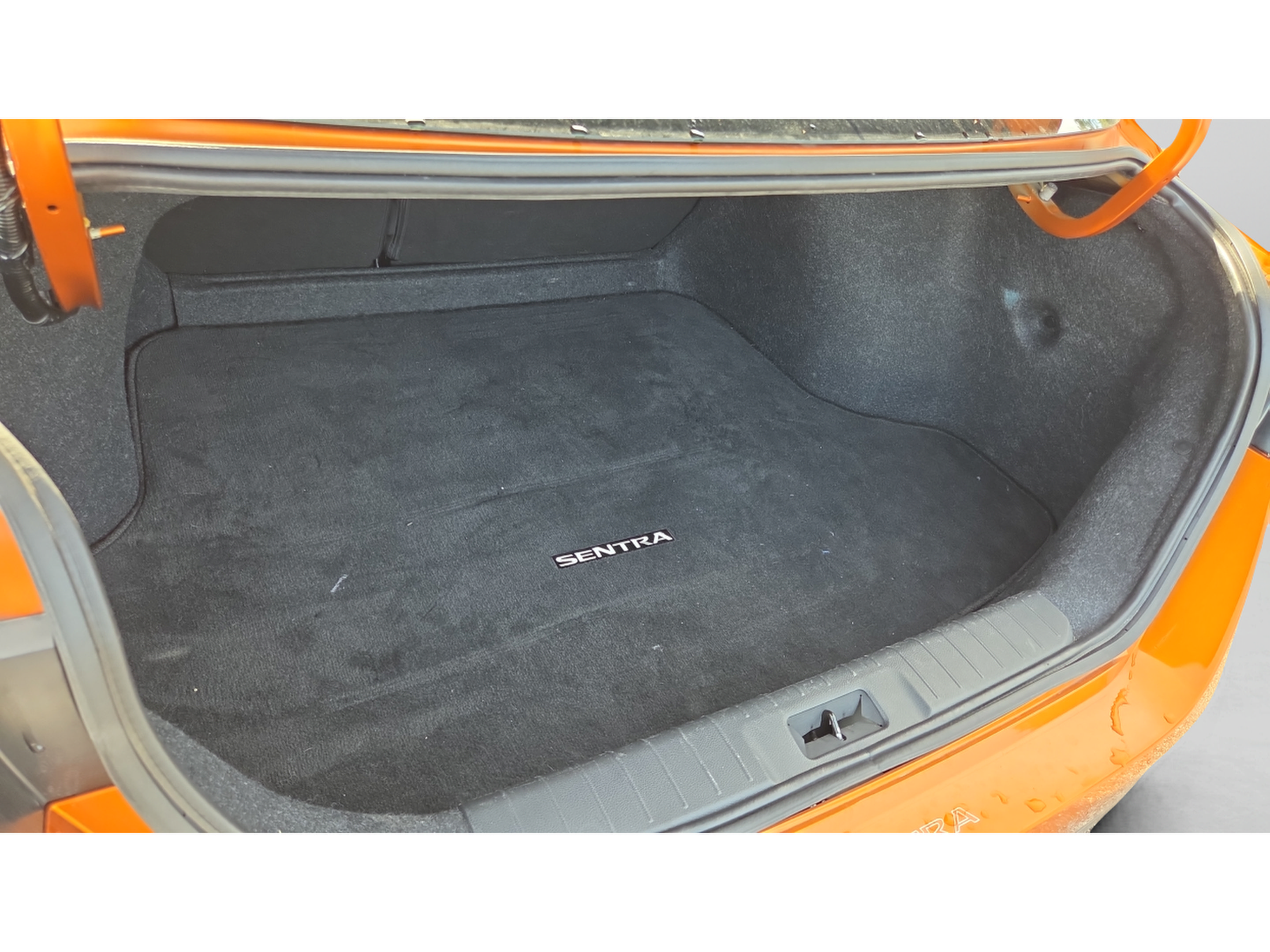 Used 2022 Nissan Sentra SR w/ SR Premium Package FWD image 13